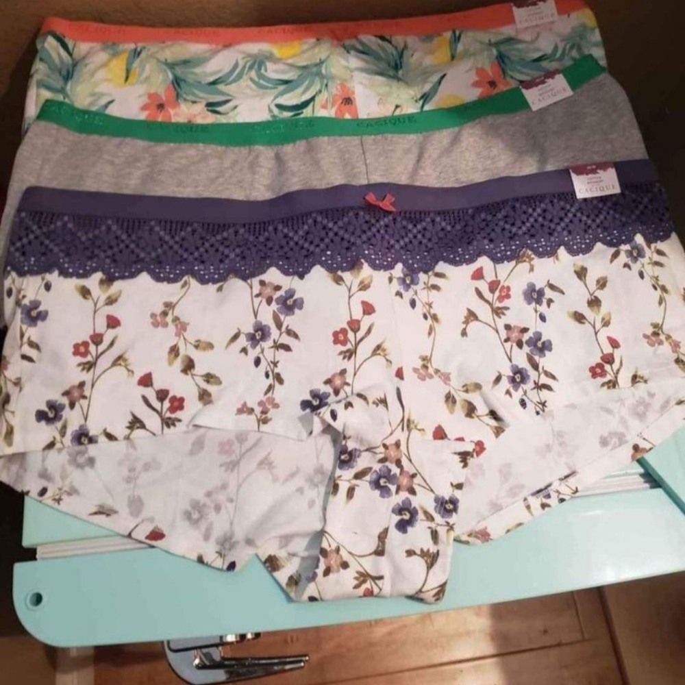 Brand new with tags size 26/28 Cotton boy shorts bundle (3)